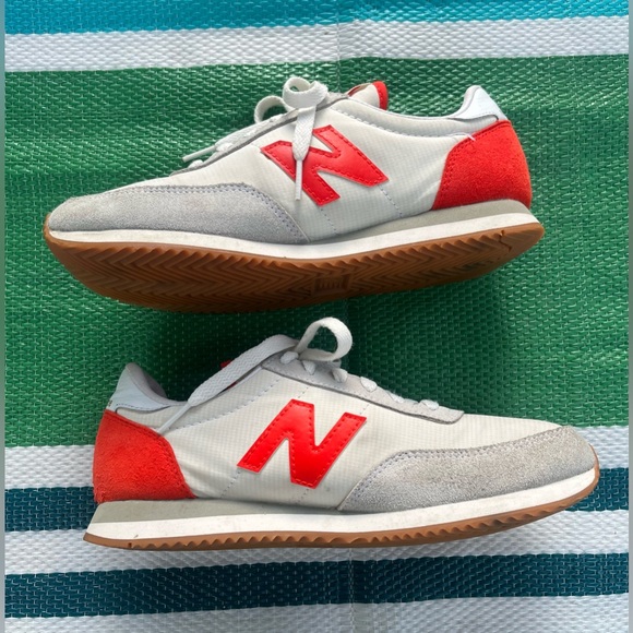 New Balance 720 Athletic Shoes with Suede Mesh - Picture 6 of 13